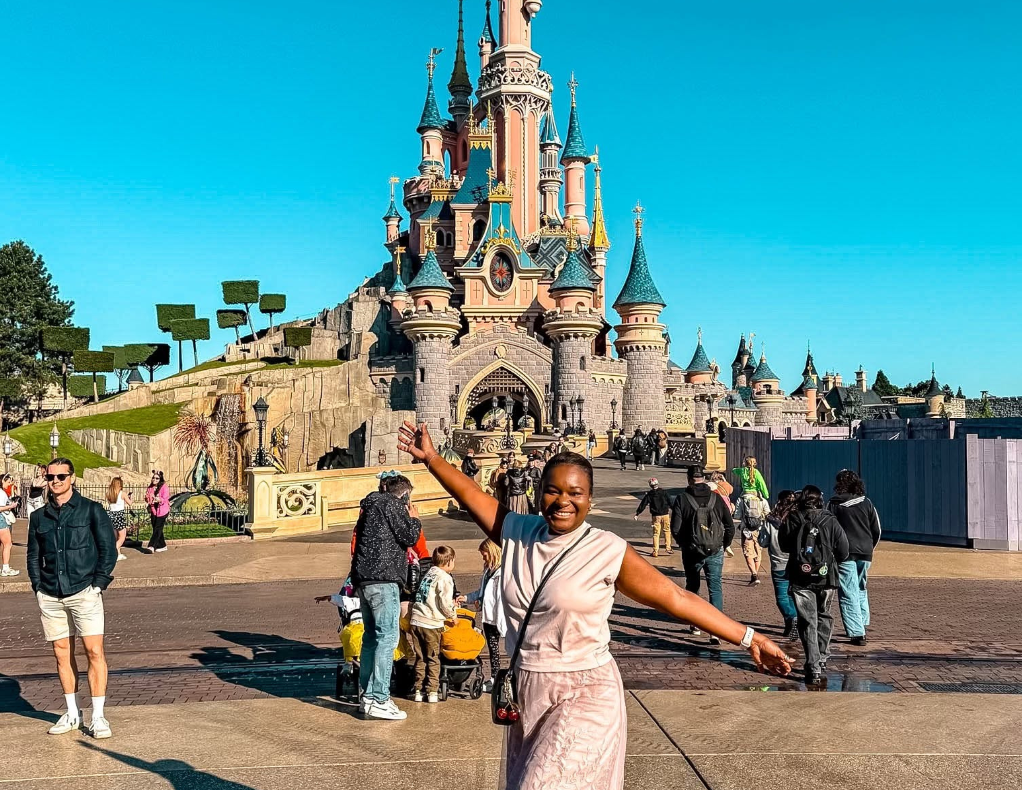 Disneyland Paris Guide (7).png